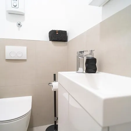 Gajeta By Belmont Realty Apartment *
